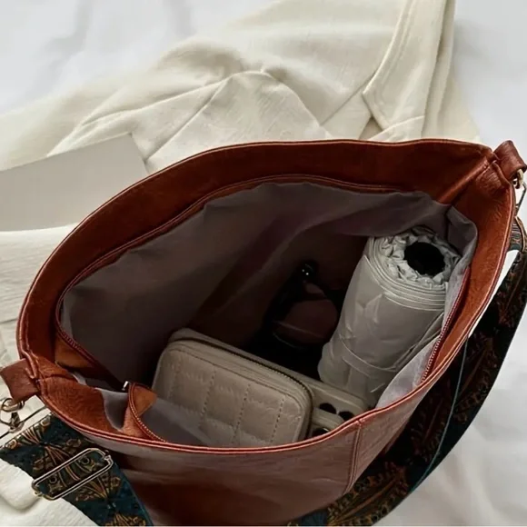 NEW Elegant Olive 🫒 Shoulder Bag with Decorative Strap - Picture 5 of 5